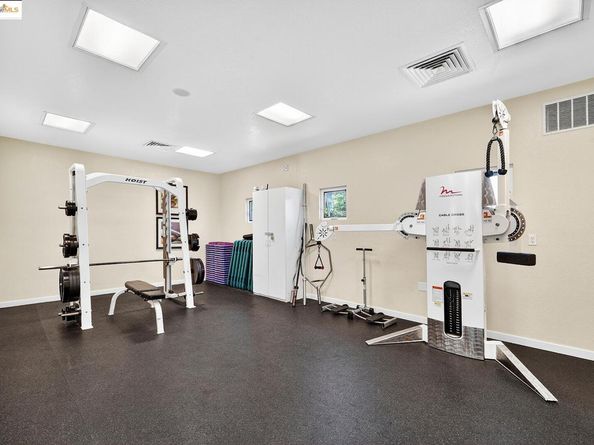 162 Lakeshore Ct, Richmond CA 94804