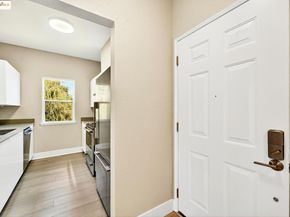 162 Lakeshore Ct, Richmond CA 94804