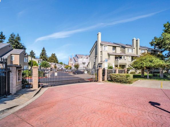 73 Fernridge Ct, Hayward CA 94544