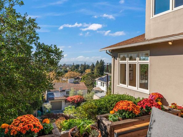 44 Oak Ridge Rd, Berkeley CA 94705