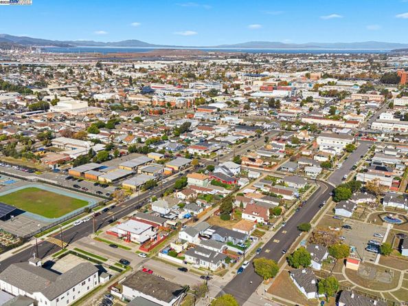 261 S 13th St, Richmond CA 94804