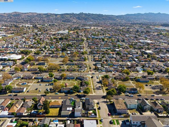 261 S 13th St, Richmond CA 94804