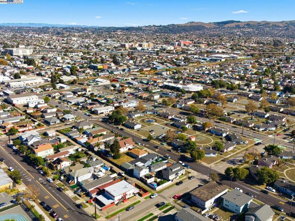 261 S 13th St, Richmond CA 94804