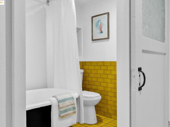 1034 E 21St St, Oakland CA 94606