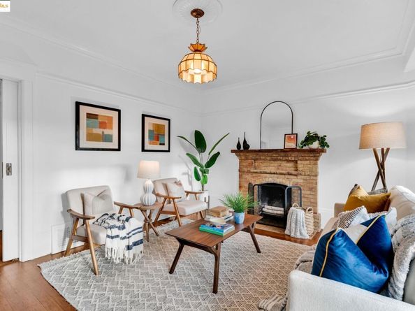 1034 E 21St St, Oakland CA 94606