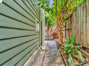 1034 E 21St St, Oakland CA 94606