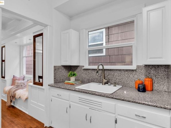 1034 E 21St St, Oakland CA 94606