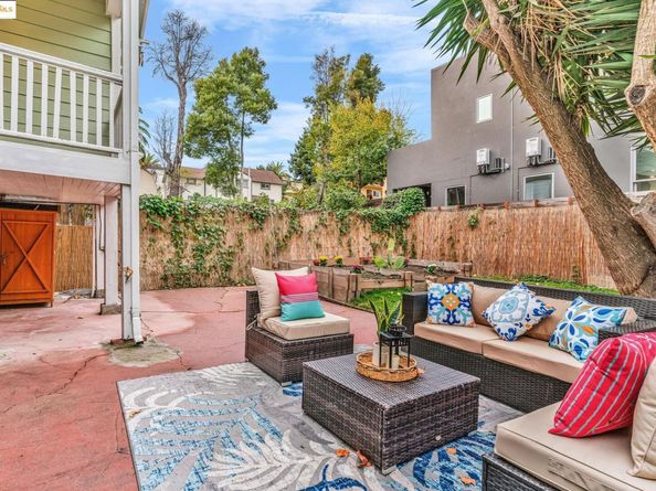 1034 E 21St St, Oakland CA 94606