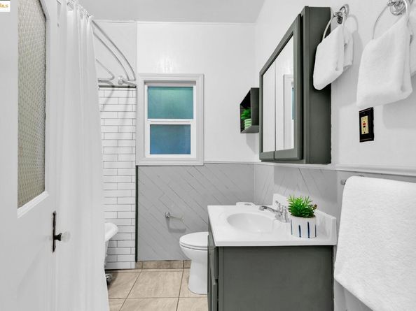 1034 E 21St St, Oakland CA 94606