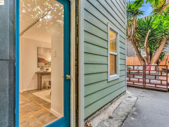 1034 E 21St St, Oakland CA 94606