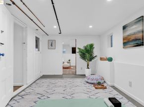 1034 E 21St St, Oakland CA 94606