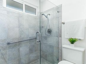 7684 Surrey Ln, Oakland CA 94605
