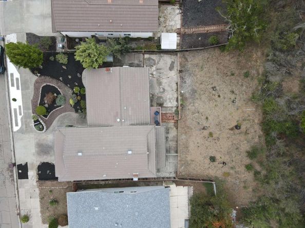 7684 Surrey Ln, Oakland CA 94605