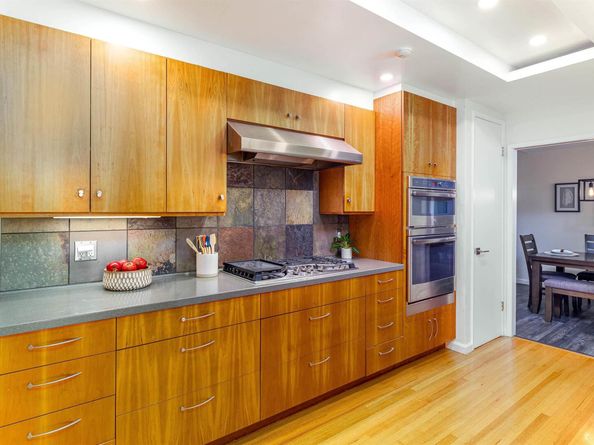 7684 Surrey Ln, Oakland CA 94605