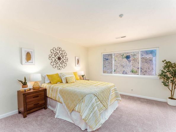 7684 Surrey Ln, Oakland CA 94605