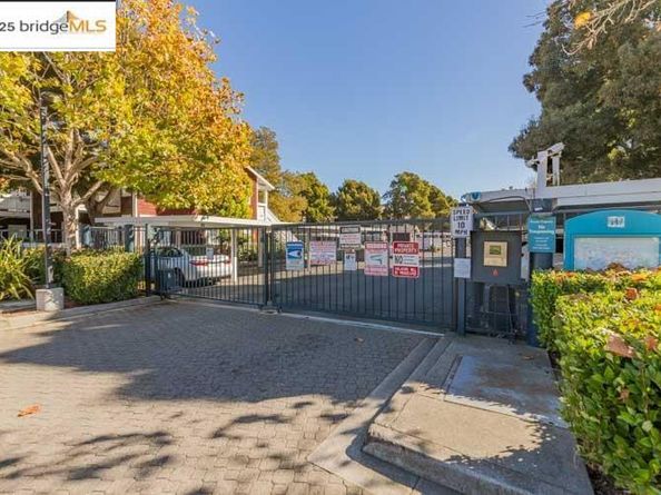 104 Marina Lakes Dr, Richmond CA 94804