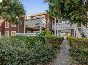 104 Marina Lakes Dr, Richmond CA 94804