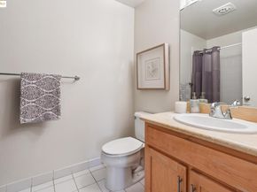 104 Marina Lakes Dr, Richmond CA 94804