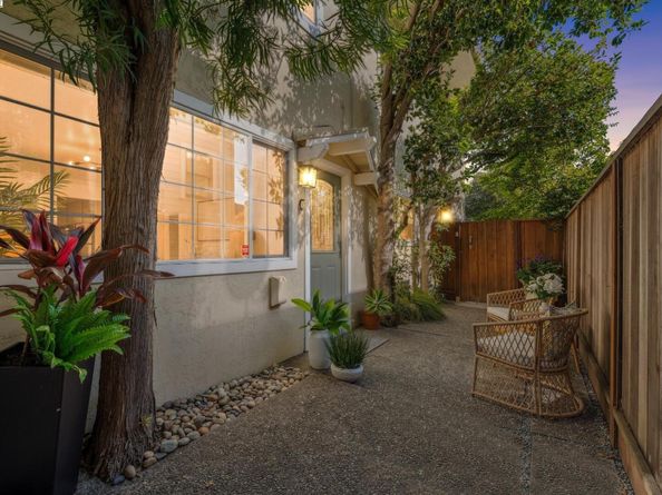 5242 Miles Avenue C, Oakland CA 94618