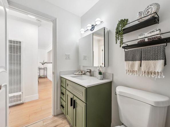 5242 Miles Avenue C, Oakland CA 94618