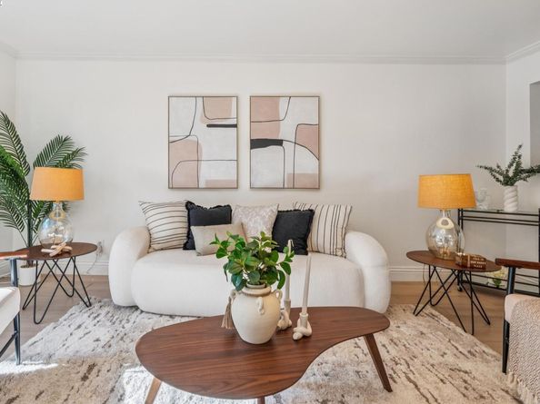 5242 Miles Avenue C, Oakland CA 94618