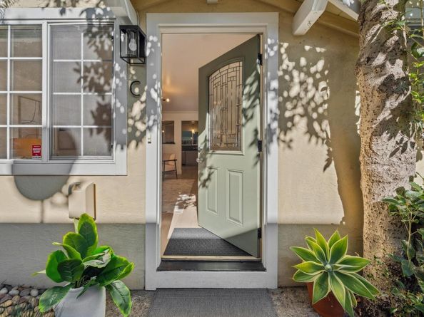 5242 Miles Avenue C, Oakland CA 94618