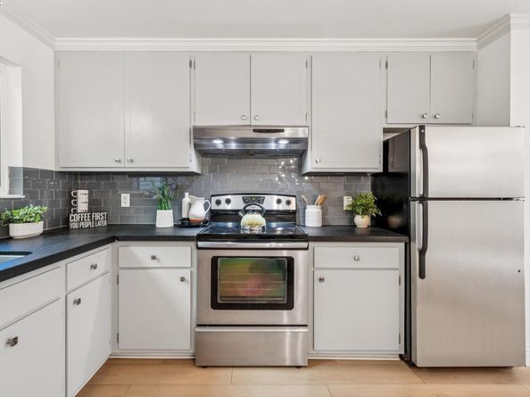 5242 Miles Avenue C, Oakland CA 94618