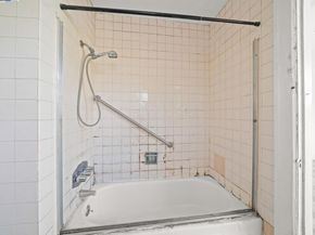 486 Mcauley St, Oakland CA 94609