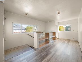 486 Mcauley St, Oakland CA 94609