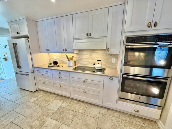 2153 Lakeview Dr, San Leandro CA 94577