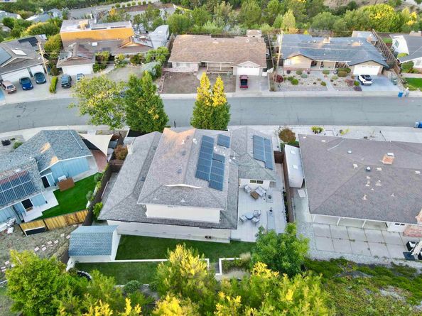 2153 Lakeview Dr, San Leandro CA 94577