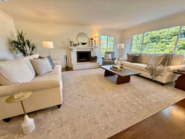 2153 Lakeview Dr, San Leandro CA 94577