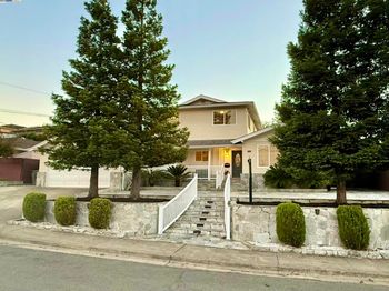 2153 Lakeview Dr