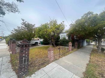 2331 Warner Ave