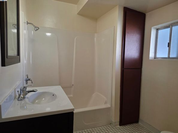 1821-1823 13Th Ave, Oakland CA 94606