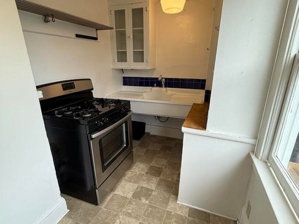 37 Nicholl Ave, Richmond CA 94801