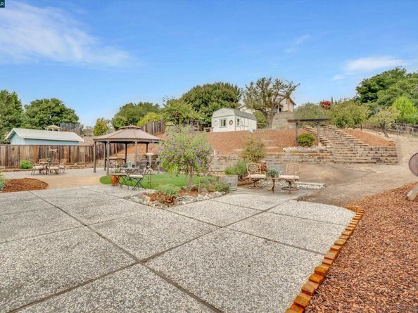 1112 Dennis Ct, Rodeo CA 94572