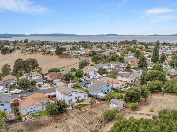 1112 Dennis Ct, Rodeo CA 94572