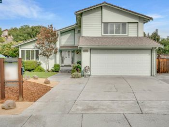 1112 Dennis Ct
