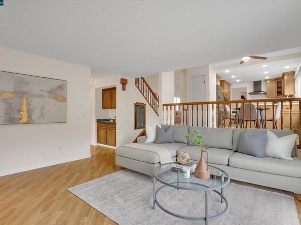 1112 Dennis Ct, Rodeo CA 94572