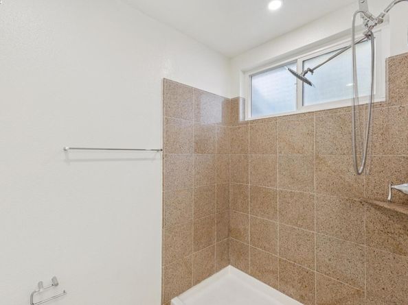 24735 Garwood Glen Dr, Hayward CA 94541
