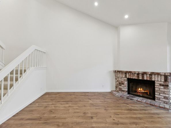 24735 Garwood Glen Dr, Hayward CA 94541