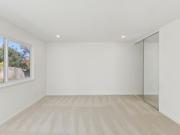 24735 Garwood Glen Dr, Hayward CA 94541