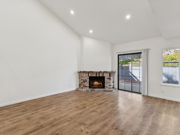 24735 Garwood Glen Dr, Hayward CA 94541