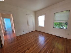 2001 E 27Th St, Oakland CA 94606
