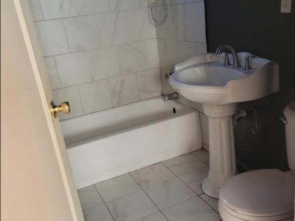 2001 E 27Th St, Oakland CA 94606