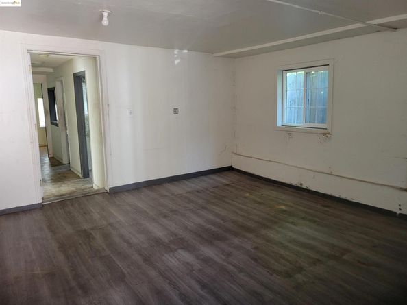 2001 E 27Th St, Oakland CA 94606