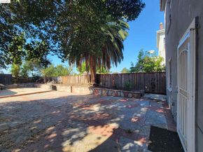 2001 E 27Th St, Oakland CA 94606
