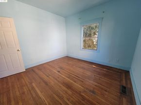 2001 E 27Th St, Oakland CA 94606