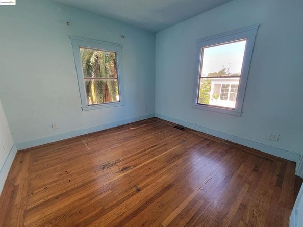 2001 E 27Th St, Oakland CA 94606